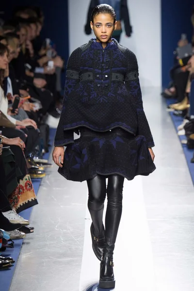 Look 18